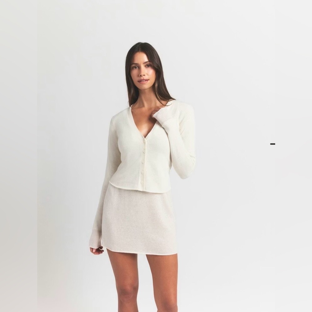 SKIMS NWT Featherweight Cashmere Cardigan Sweater - Egret, Small